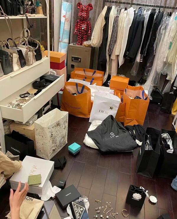 宝鸡市金台回收一线鞋服.jpg